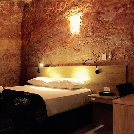 The Lookout Cave Underground Motel คูเบอร์เพดี ห้อง รูปภาพ