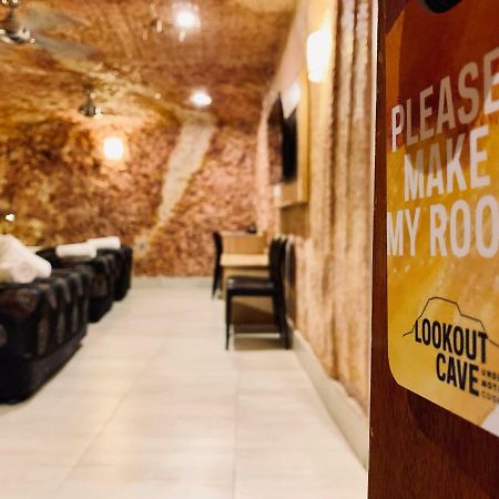 The Lookout Cave Underground Motel คูเบอร์เพดี ภายนอก รูปภาพ