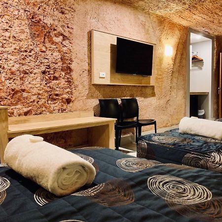 The Lookout Cave Underground Motel คูเบอร์เพดี ภายนอก รูปภาพ