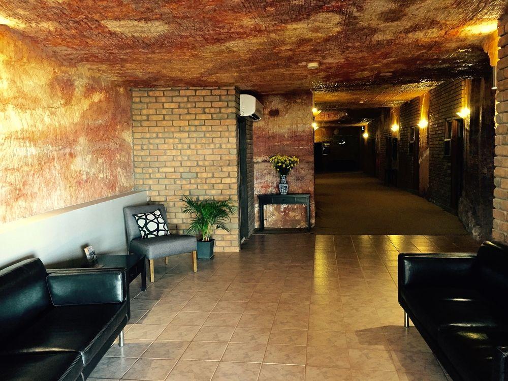The Lookout Cave Underground Motel คูเบอร์เพดี ภายนอก รูปภาพ