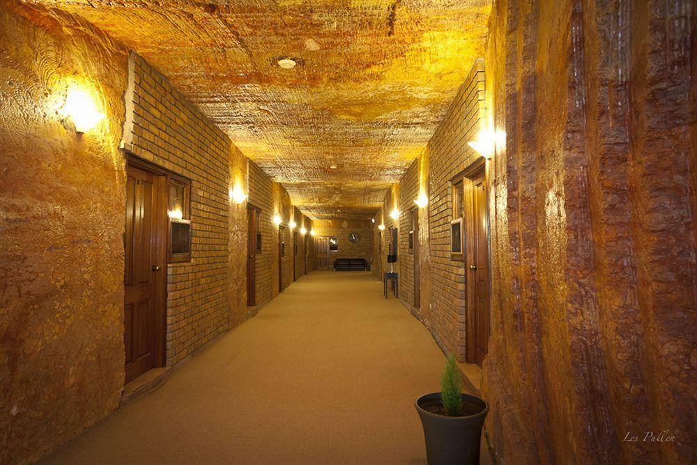The Lookout Cave Underground Motel คูเบอร์เพดี ภายนอก รูปภาพ